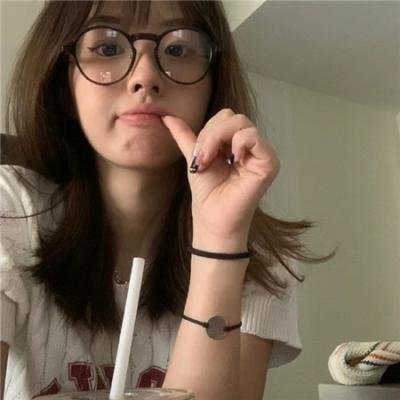 锦鲤夫人爱吃瓜读心少帅偏宠她